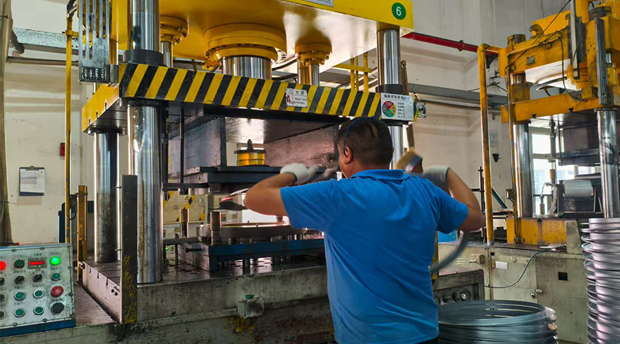 金環(huán)電器的滾筒干衣機(jī)如何適應(yīng)游艇、輪船等特殊海洋環(huán)境，確保高安全性和穩(wěn)定性？