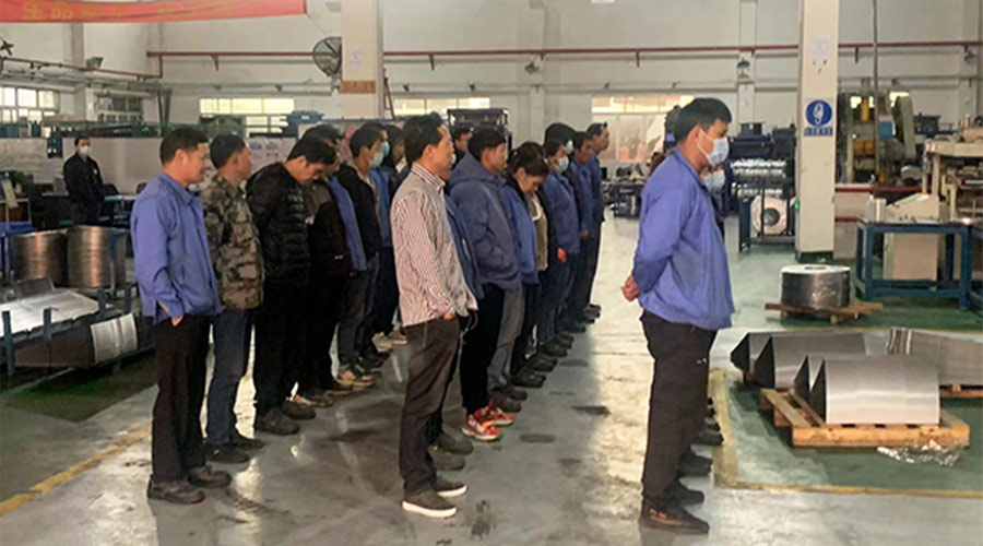 保健康 趕生產(chǎn)！金環(huán)電器早會(huì)叮囑員工注意防疫