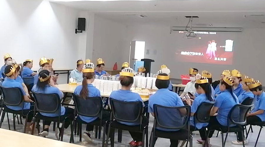 歡聚一堂 溫暖相伴！金環(huán)電器舉辦9月員工生日會(huì)